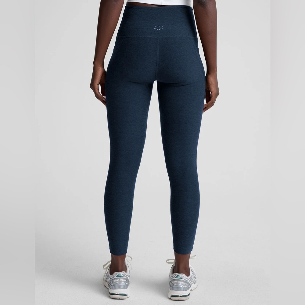 Beyond Yoga Spacedye Out of Pocket High Waisted Midi Legging Nocturnal Navy Med - Picture 4 of 8